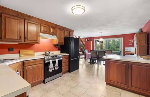 New Durham Casa | Merrymeeting Lake Private Beach, Gazebo & Hot Tub