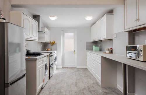 Bootle Casa | Mersey View By Liverpool Luxretreat 4 Bedroom House Next to Everton Stadium