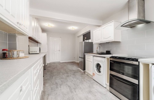 Bootle Casa | Mersey View By Liverpool Luxretreat 4 Bedroom House Next to Everton Stadium