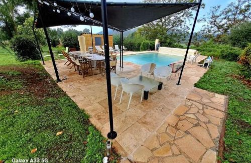 Pierrefeu-du-Var Cama Y Desayuno | Mes nuits au château au domaine du pressoir
