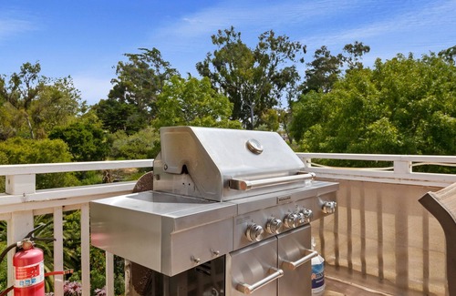 West Mesa Casa | Mesa Gem: Charming Coastal Stay