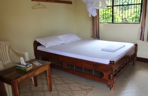 Arusha Region Hotel | Meserani Oasis Lodge & Campsite
