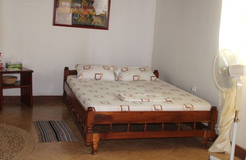 Arusha Region Hotel | Meserani Oasis Lodge & Campsite