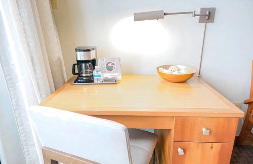 Puerta de Tierra Apartamento | Mesmerizing Ocean View King Bed Near Beaches