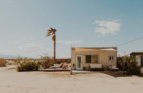 Wonder Valley Casa | Cabaña Mesquite Acogedor y romántico con enorme bañera de granito de aguas termales privadas