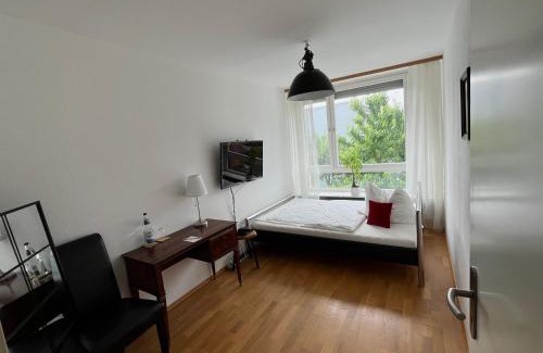 Munchen District Casa | MesseWohnenAschheim Business Zimmer und Apartment mit Balkon bei Messe München