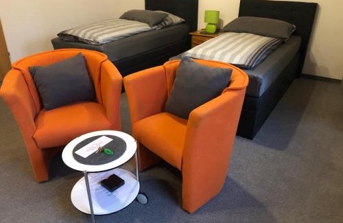 Unterrath Apartamento | Messezimmer 4 u 2