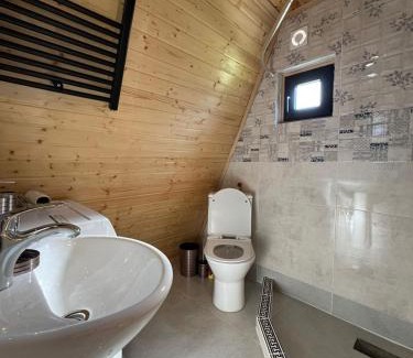 Bagvdanari Chalet De Esquí | Mestia Sunrise Cottage - 1BR Cosy Stay in Svaneti