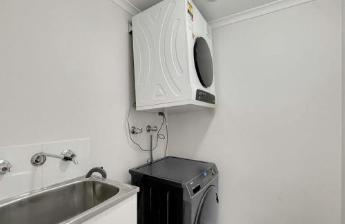 Camperdown Apartamento | MetaWise Cozy 1BR City Pad W Parking Near RPA & Sydney Uni