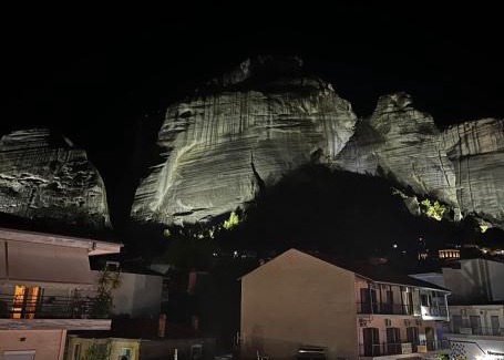 Kalambaka Casa | Meteora Gold and Glass