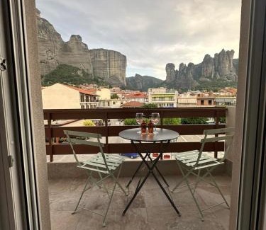 Kalambaka Casa | Meteora Gold and Glass