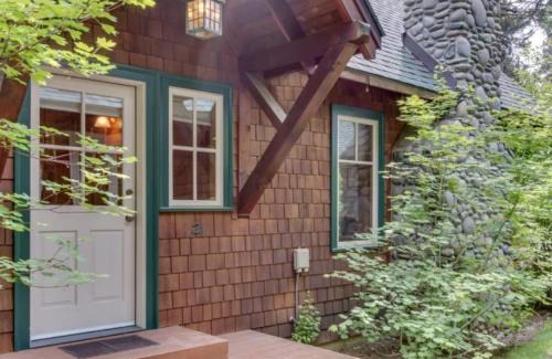 Camp Sherman Casa | Metolius Cabin 2