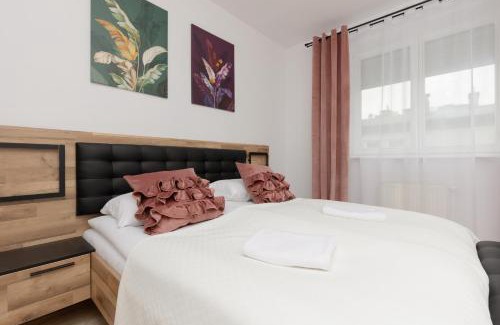 Gorce Apartamento | Metro Bemowo Two-Storey Apartment Pełczyńskiego by Noclegi Renters