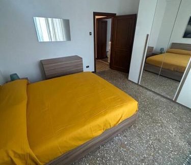 Prenestino-Centocelle Apartamento | [Metro C - Centocelle] Ampio Appartamento con tre camere da letto