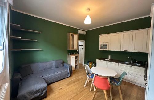 Barona Apartamento | Metro Famagosta - Modern Suite Free WiFi & Parking