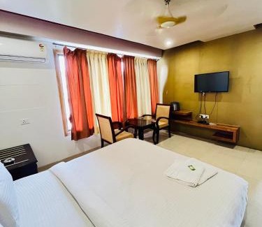 Nathdwara Hotel | METRO HOTEL Nathdwara , 500mtr 10min walking from shreenathji temple 966o9o1oo6