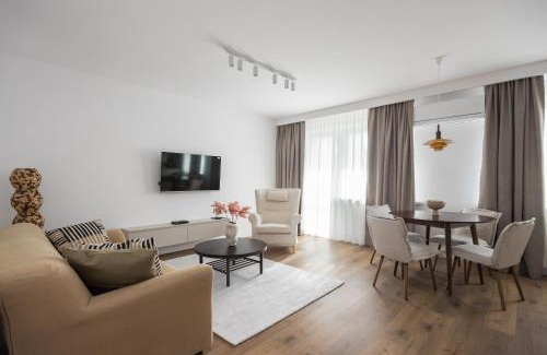 Ursynow Apartamento | Metro Kabaty Elegant Apartment by BookingHost