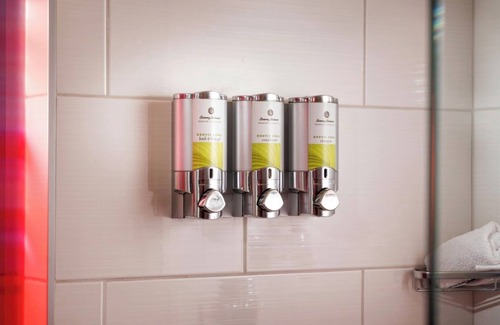 Belltown Hotel | Metro Queen Room, Hotel FIVE, Designer Toiletries, Near Seattle DT Attractions