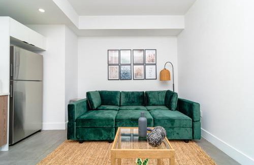 East Little Havana Hotel | MetroPark Hotel