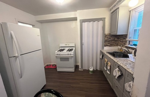 Detroit Casa | Mettetal 420 friendly Cozy 3 bedroom 4 bed house in Detroit with WiFi, AC