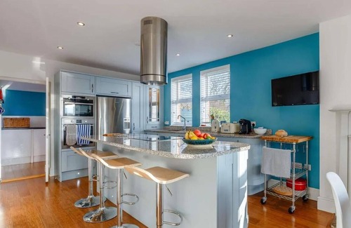 Mevagissey Casa | Mevagissey Holiday Home - sea View and Parking