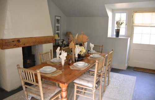 Helston Casa | Mews Cottage