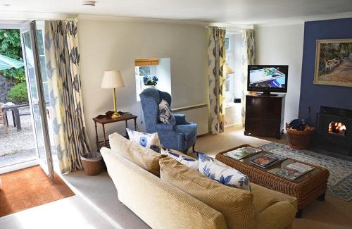 Helston Casa | Mews Cottage