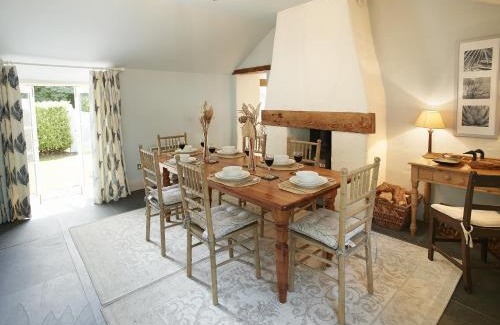 Helston Casa | Mews Cottage