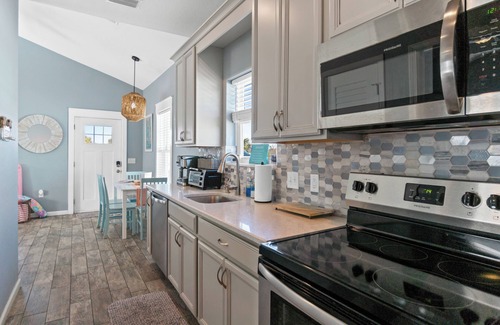 Mexico Beach Business Center Cabaña | Mexico Beach | Cottage, Pool & Pet Friendly