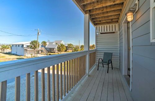 Mexico Beach Casa | Mexico Beach Home with Balcony - Steps to Beach