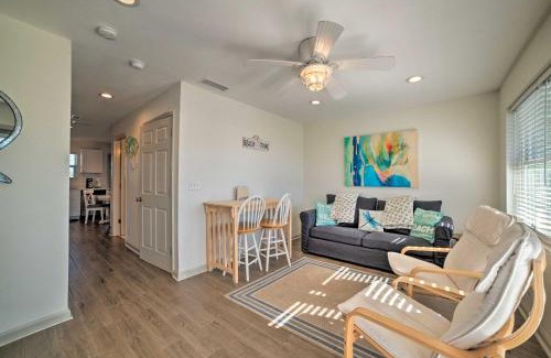 Mexico Beach Casa | Mexico Beach Home with Balcony - Steps to Beach