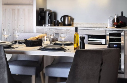 Les Contamines-Montjoie Apartamento | MGM Hotels & Residences - Chalets Laska Residence ***** - Apartment 4 Rooms 8 Persons