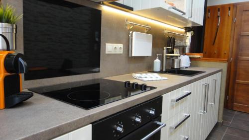 Gellert Hill Apartamento | MgTels Apartman - with private parking
