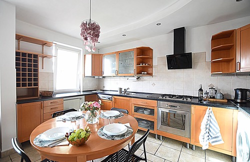 Bronowice Casa | Mhost Bronowice
