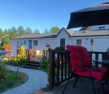 Kolczewo Otro | MIĘDZY NAMI domki nad jeziorem