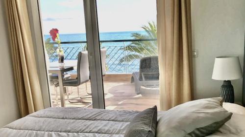 Sitio de Calahonda Apartamento | MI CAPRICHO B17 Beachfront Apartment