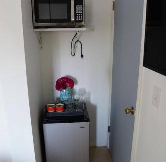 Carver City - Lincoln Gardens Casa | Mi Casa Es Tu Casa, Airport Suites