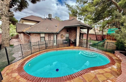 Biggs Field Casa | Mi casa es tu casita