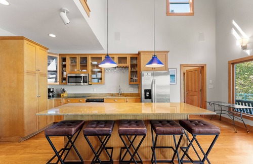 Sherrills Ford Cabina | Mi Casa, Su Casa by AvantStay | Lakefront Escape