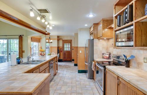 Mi-Wuk Village Casa | Mi-Wuk Village Vacation Rental with Multi-Level Deck