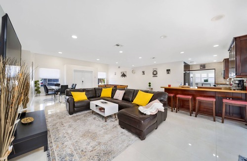 Garden Isles Casa | "MIA Harbor"! 4BR 2200Sqft in Pompano Beach