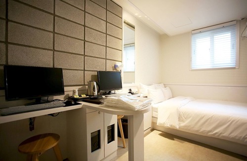 Songcheon-dong Hotel | Mia Kanu