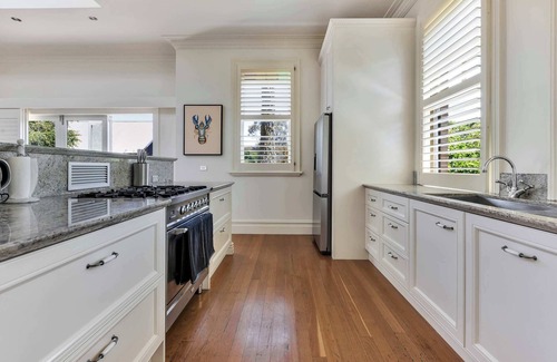 Katoomba Casa | "Mia Mia" - 4BR Federation Home with Fireplaces