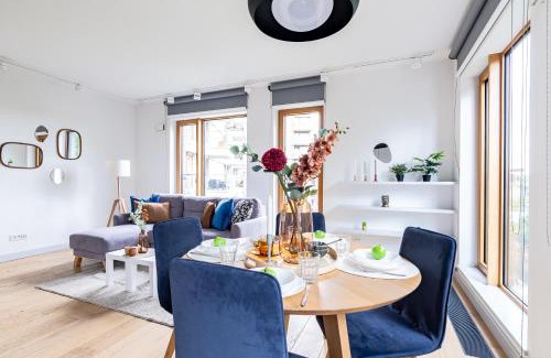 Praga Apartamento | Mia Okrzei National Stadium Area with Parking and AC