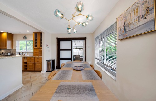 South Corals Casa | "MIA VILLA"! 4BR Ft Lauderdale oversize heated Pool
