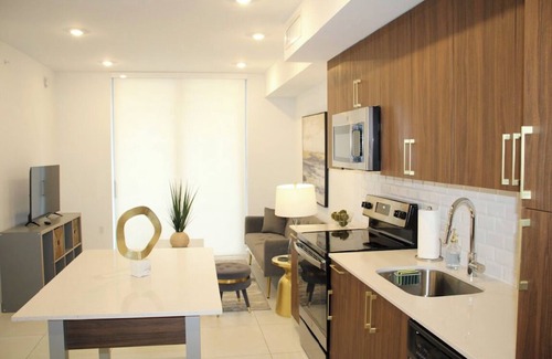 Overtown Condominio | Miami 1BR / 1BA Rooftop Pool