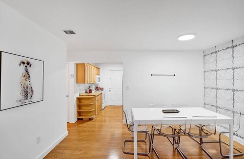 Northeast Miami Apartamento | Miami 2 Bedroom Home Trampoline BBQ Street Art