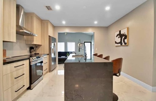 Northeast Miami Villa | MIAMI 5 BEDROOM VILLA NEAR SOUTH BEACH AND AIRPORT