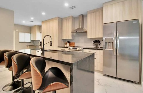 Northeast Miami Villa | MIAMI 5 BEDROOM VILLA NEAR SOUTH BEACH AND AIRPORT