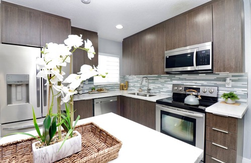 Miami Gardens Casa | Miami 5BR Private, Luxury, Modern Home with POOL
